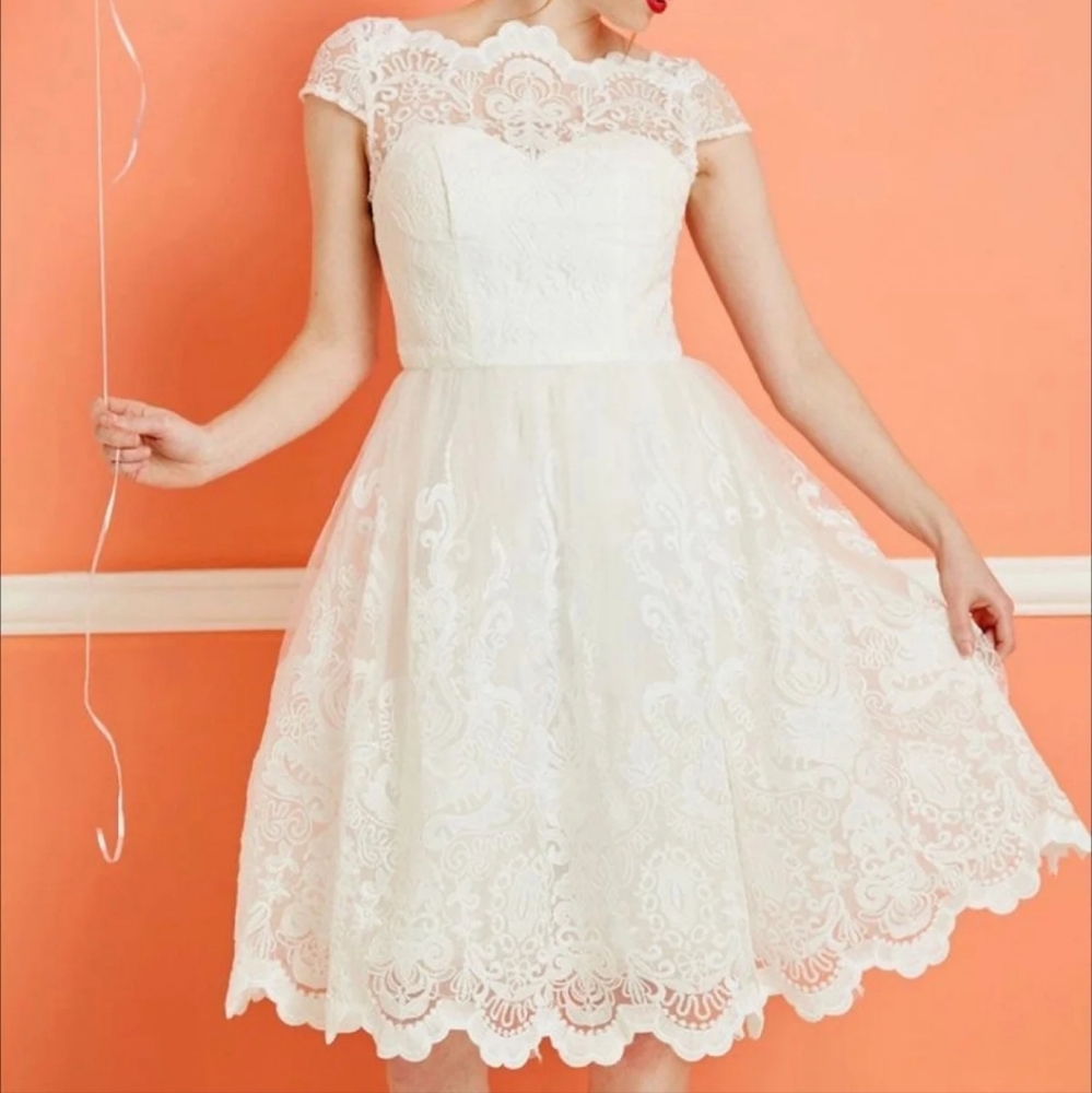 White laced midi wedding dress